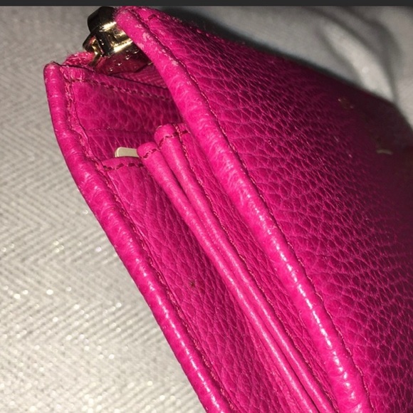 ❌❌SOLD❌❌ Authentic Gucci Wallet made in Italy 🇮🇹 - Picture 4 of 4